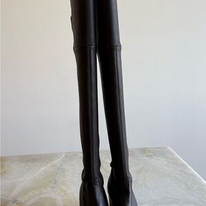Stuart Weitzman Genna 60 City Boot elegant OTK boots
